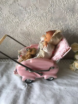 Petite Poupée en caoutchouc de la marque Ari (année 50)