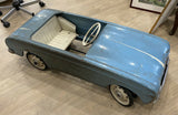 Ancienne Voiture À Pedale En Tole Couleur Bleu