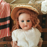 Ancienne Petite Malle Avec Sa Poupée