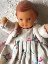 Petite Poupée en caoutchouc de la marque Ari (année 50)