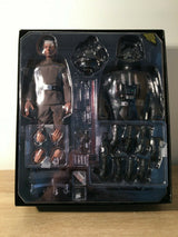 HOT TOYS MMS 434 STAR WARS IV – GRAND MOFF TARKIN & DARTH VADER