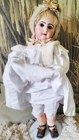 Poupee Jumeau Tres Rare Bébé Louvre  Bouche Fermée. Antique Jumeau Doll