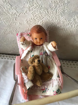 Petite Poupée en caoutchouc de la marque Ari (année 50)
